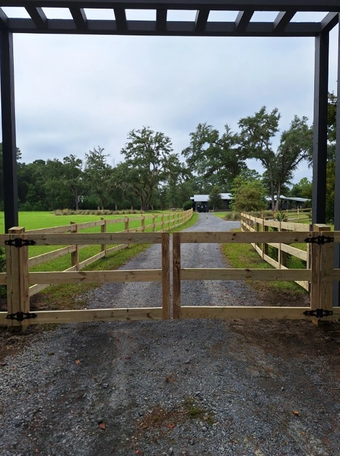 How Fencing Improves Your Cainhoy Home or Business