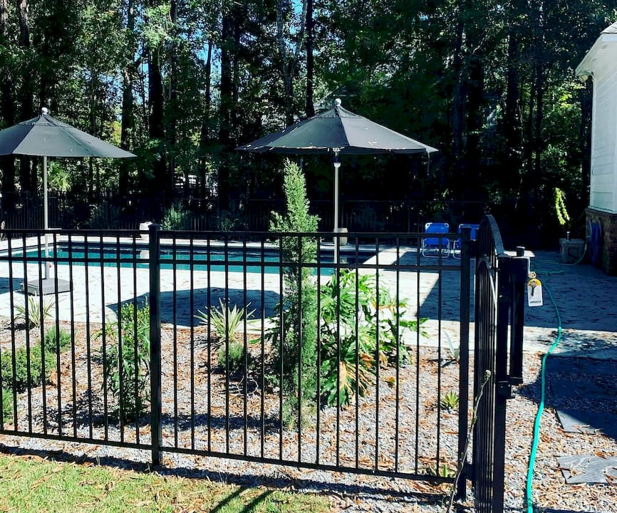 1781635614834_Screenshot-2026-06-16-at-2.46.37a-PM Inspector measuring new pool fence height